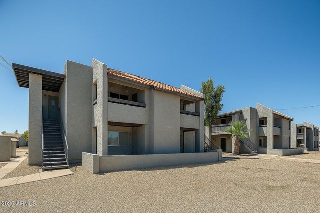 2247 E CACTUS Road 2, Phoenix, AZ 85022