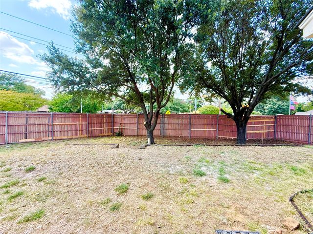 2201 Greendale Court, Bedford, TX 76022