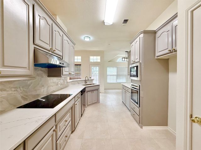 2201 Greendale Court, Bedford, TX 76022