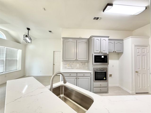 2201 Greendale Court, Bedford, TX 76022