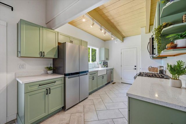 18263 Lake Forest Dr, Penn Valley, CA 95946
