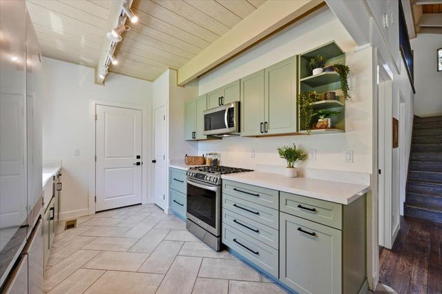 18263 Lake Forest Dr, Penn Valley, CA 95946
