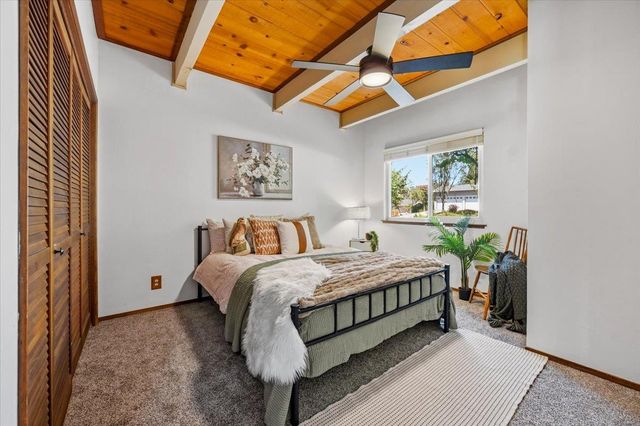 18263 Lake Forest Dr, Penn Valley, CA 95946