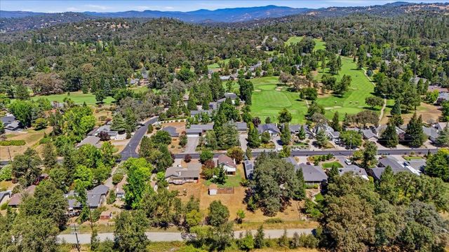 18263 Lake Forest Dr, Penn Valley, CA 95946