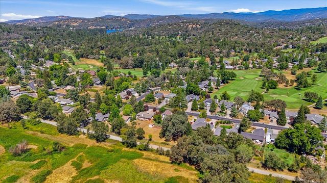 18263 Lake Forest Dr, Penn Valley, CA 95946