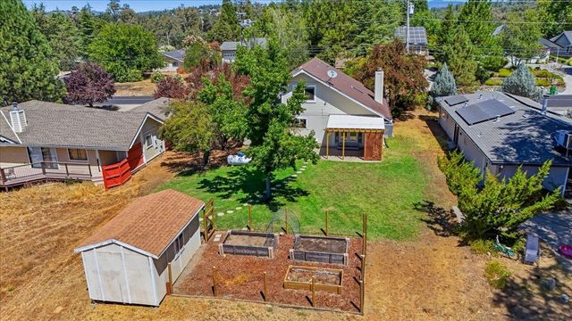 18263 Lake Forest Dr, Penn Valley, CA 95946