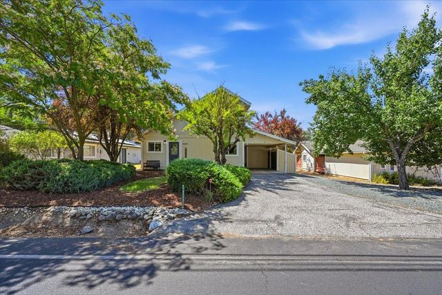 18263 Lake Forest Dr, Penn Valley, CA 95946