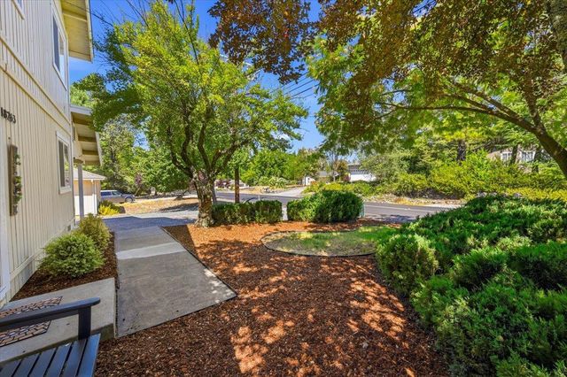 18263 Lake Forest Dr, Penn Valley, CA 95946