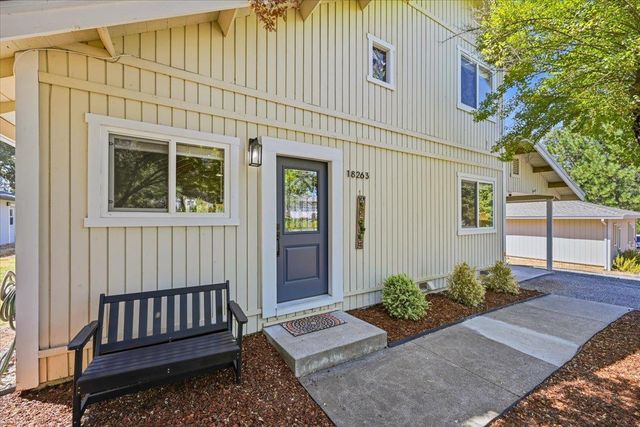 18263 Lake Forest Dr, Penn Valley, CA 95946