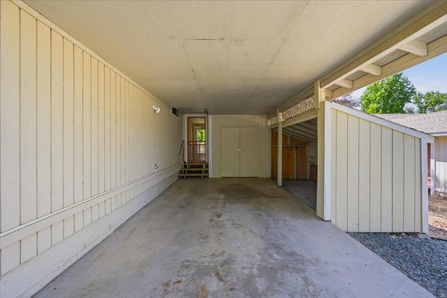 18263 Lake Forest Dr, Penn Valley, CA 95946