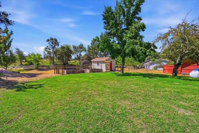 18263 Lake Forest Dr, Penn Valley, CA 95946
