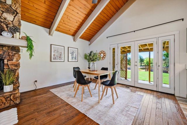 18263 Lake Forest Dr, Penn Valley, CA 95946