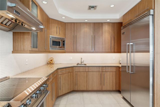 648 BEACH ROAD, Sarasota, FL 34242