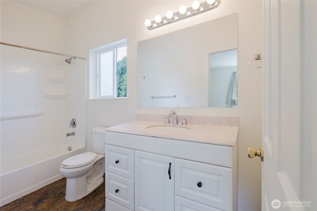 4540 NW Inverness Court, Bremerton, WA 98312