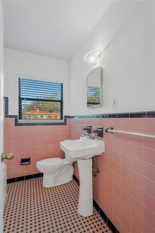 6207 S KELLY ROAD, Tampa, FL 33611