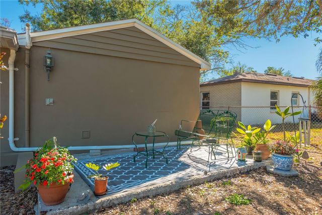 6207 S KELLY ROAD, Tampa, FL 33611