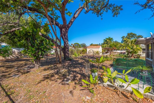 6207 S KELLY ROAD, Tampa, FL 33611