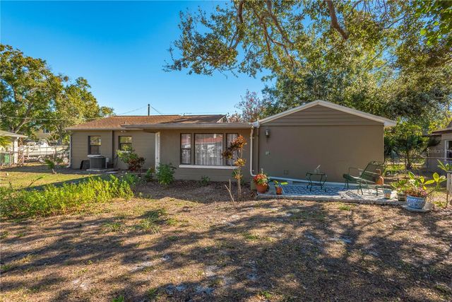 6207 S KELLY ROAD, Tampa, FL 33611