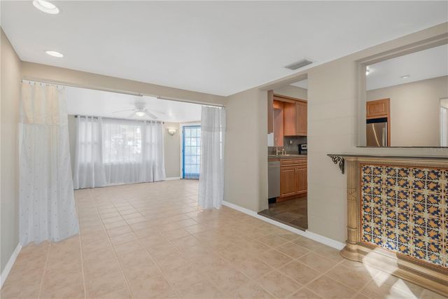 6207 S KELLY ROAD, Tampa, FL 33611