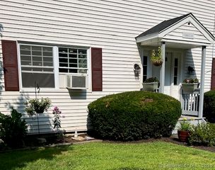 1 Canterbury Arms, New Milford, CT 06776