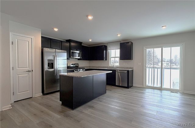 6233 Thornden Park Drive, Lockport Town, NY 14094