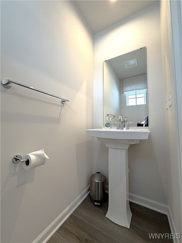 6233 Thornden Park Drive, Lockport Town, NY 14094