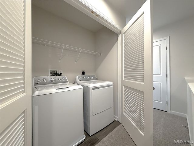 6233 Thornden Park Drive, Lockport Town, NY 14094