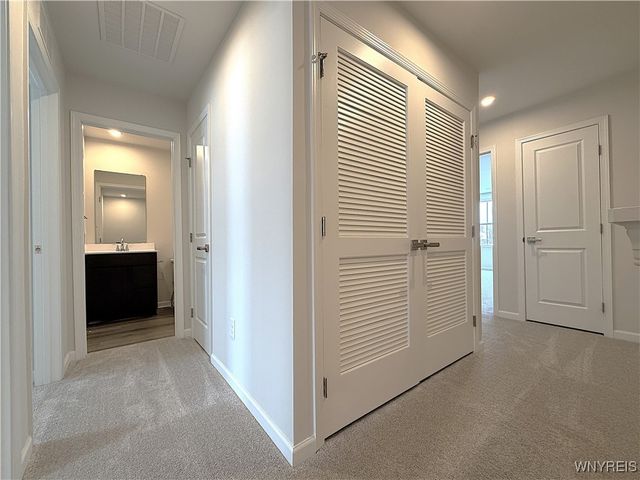 6233 Thornden Park Drive, Lockport Town, NY 14094