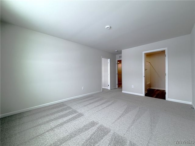 6233 Thornden Park Drive, Lockport Town, NY 14094