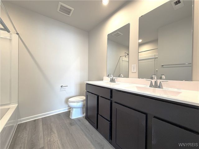 6233 Thornden Park Drive, Lockport Town, NY 14094