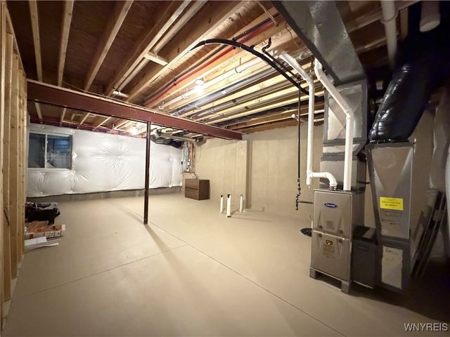 6233 Thornden Park Drive, Lockport Town, NY 14094