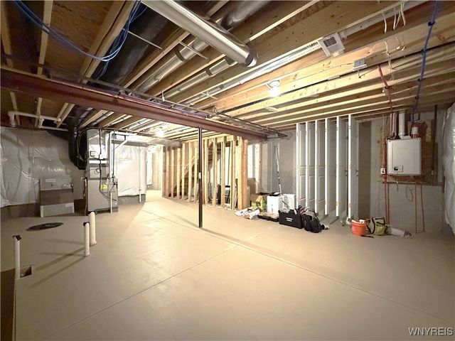 6233 Thornden Park Drive, Lockport Town, NY 14094