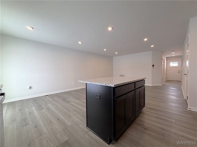 6233 Thornden Park Drive, Lockport Town, NY 14094