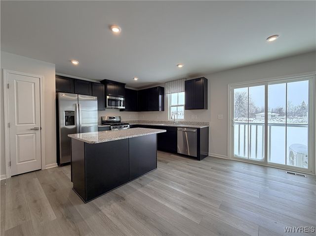 6233 Thornden Park Drive, Lockport Town, NY 14094