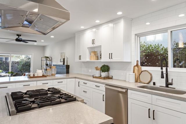 131 Yawl Court, Foster City, CA 94404