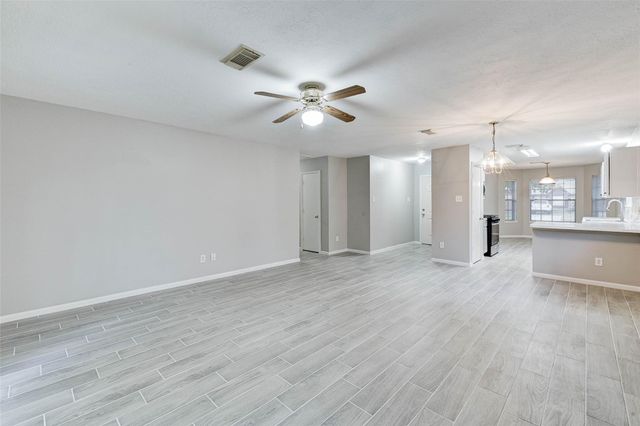 7815 Barnhill Drive, Humble, TX 77338