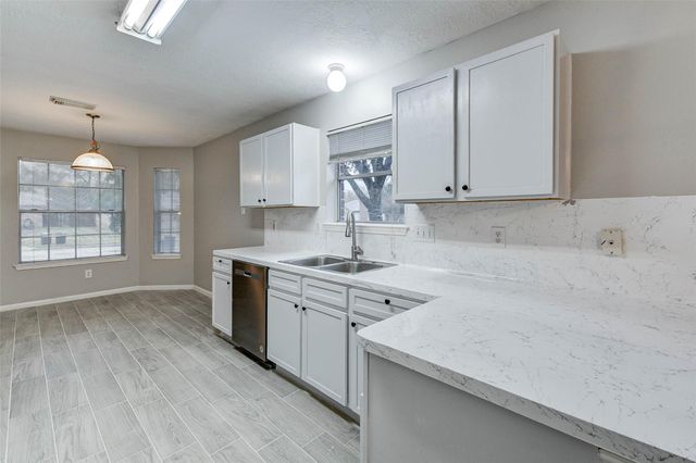 7815 Barnhill Drive, Humble, TX 77338