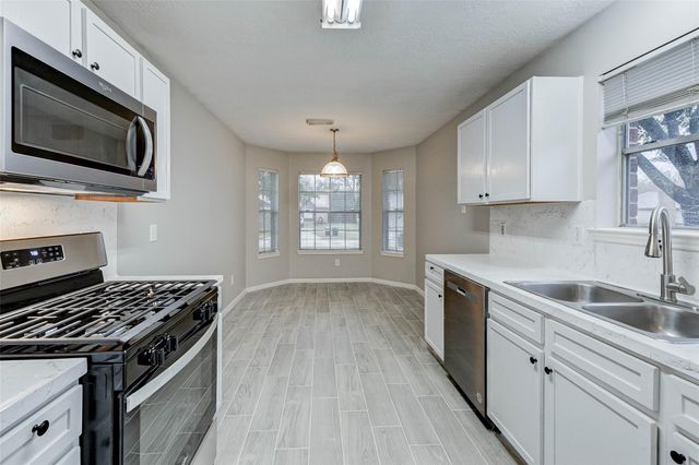 7815 Barnhill Drive, Humble, TX 77338