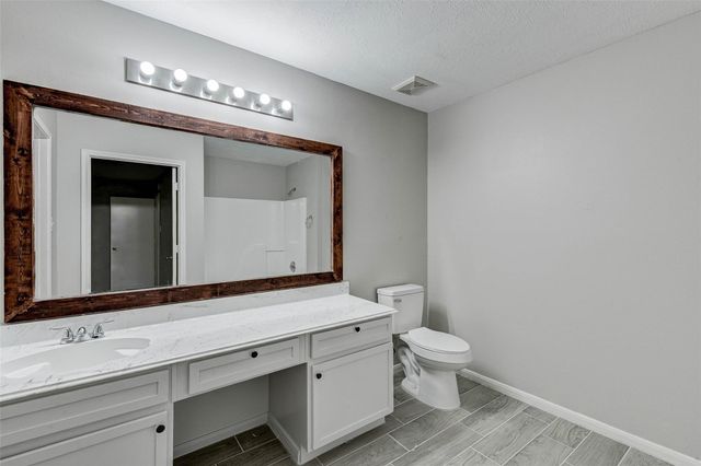 7815 Barnhill Drive, Humble, TX 77338