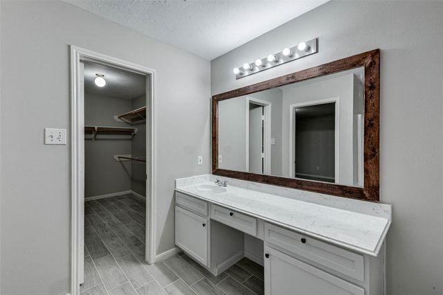 7815 Barnhill Drive, Humble, TX 77338