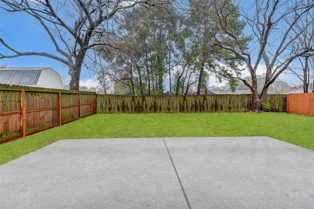 7815 Barnhill Drive, Humble, TX 77338