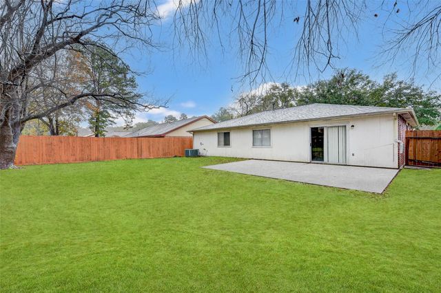 7815 Barnhill Drive, Humble, TX 77338