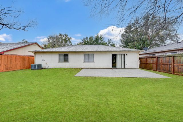 7815 Barnhill Drive, Humble, TX 77338