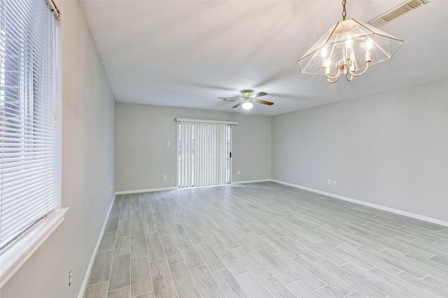 7815 Barnhill Drive, Humble, TX 77338