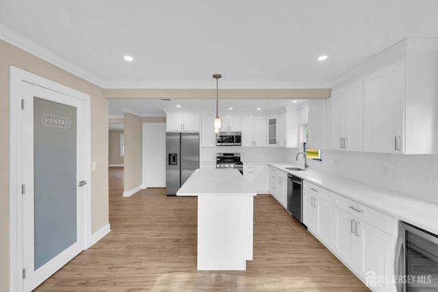 3 Pembroke Lane, Toms River, NJ 08757