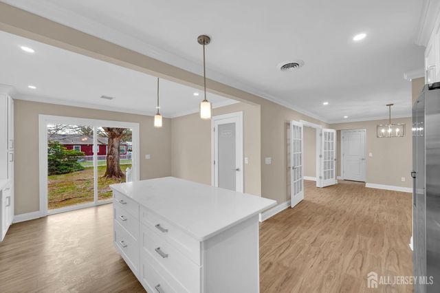 3 Pembroke Lane, Toms River, NJ 08757