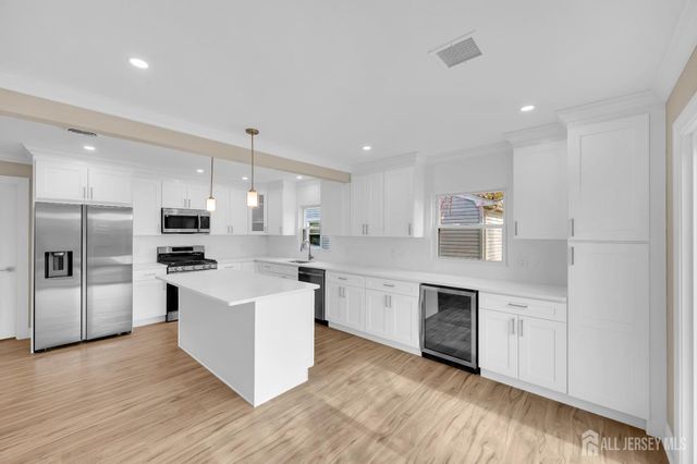 3 Pembroke Lane, Toms River, NJ 08757