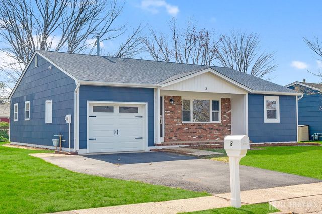 3 Pembroke Lane, Toms River, NJ 08757