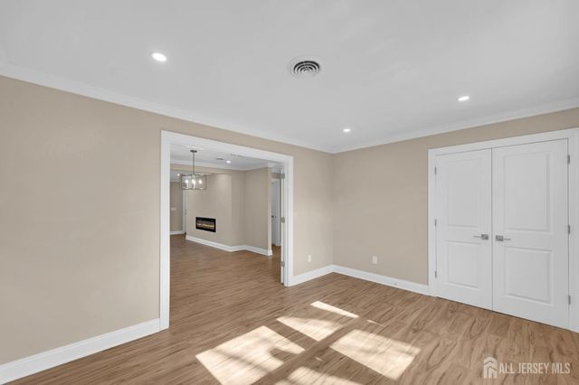 3 Pembroke Lane, Toms River, NJ 08757