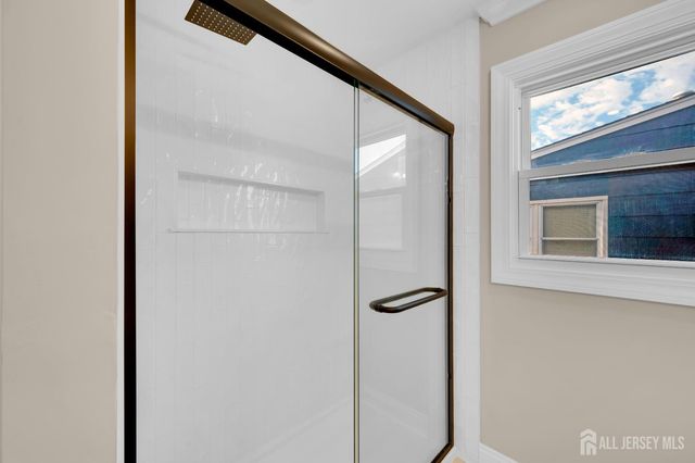 3 Pembroke Lane, Toms River, NJ 08757